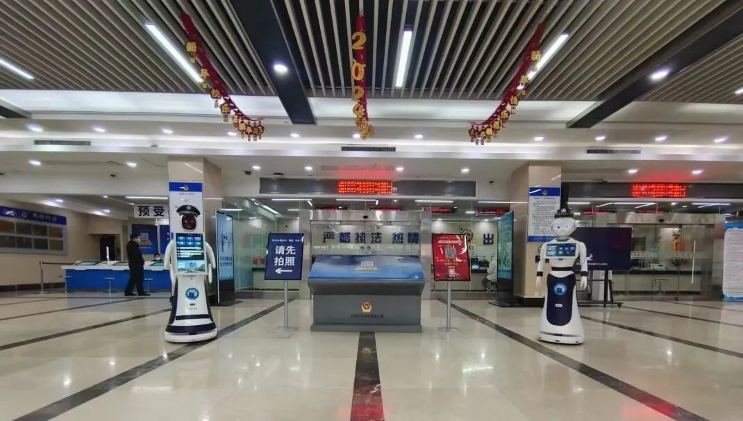 米乐m6的两位“阿sir”在石家庄市公安局...