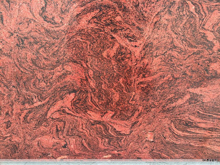 随着时间的推移，越来越清晰地认识到钱花在值得的地方，性价比成为新的关注点。曾经盲目追求高价精华，现在也会在日常清洁上认真权衡。