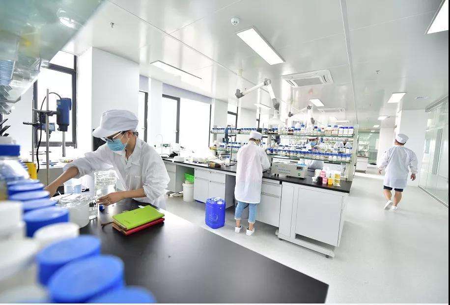 全球发售价定为每股77.77港元