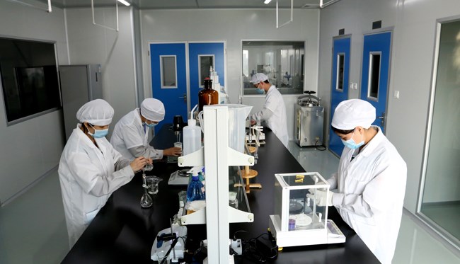 公司2025年完成了“阿魏酰三肽-129酰胺、乙酰基酪氨酰环D-谷氨酰三肽-110酰胺”两款新原料备案