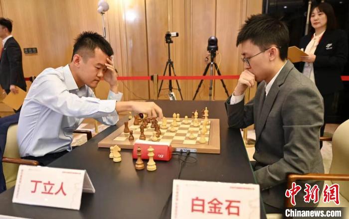 世界棋王丁立人尽显功力