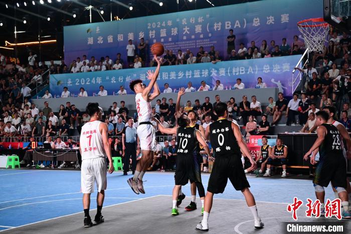 六省市农民篮球选手在湖北咸丰开启酣战 跨区域