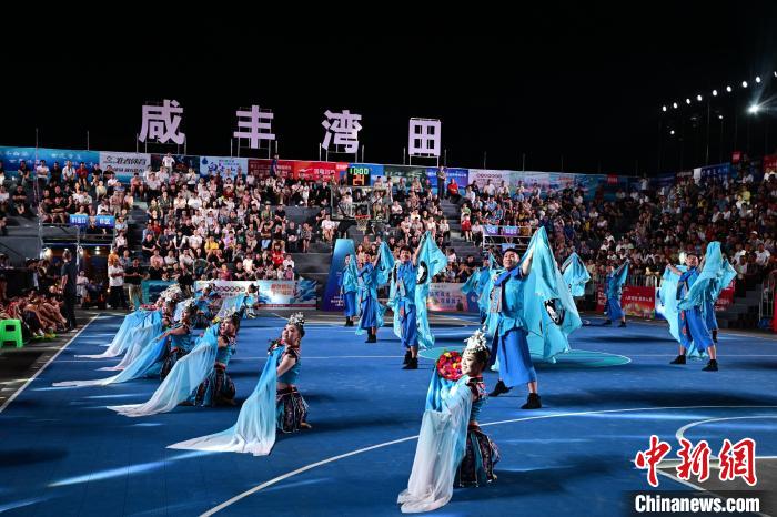 六省市农民篮球选手在湖北咸丰开启酣战 跨区域