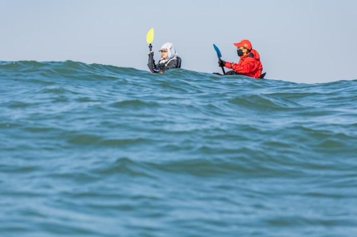 10岁女孩携手17岁搭档创纪录 成功跨越琼州海峡挑