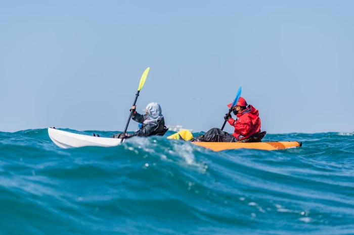 10岁女孩携手17岁搭档创纪录 成功跨越琼州海峡挑