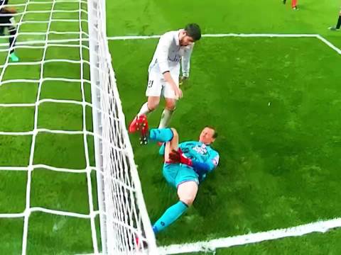 居莱尔超远射门惊艳全场，图多尔认错斯洛特引