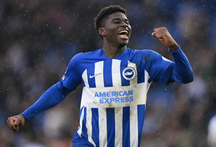 巴莱巴转会曼联再引热议，布莱顿降薪成焦点