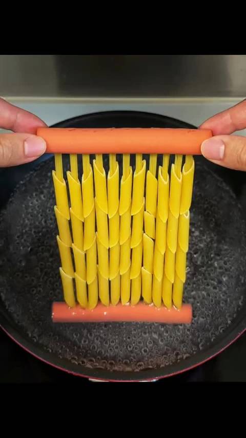 意大利男足生死战引发观众恐慌 科威特基地遭导