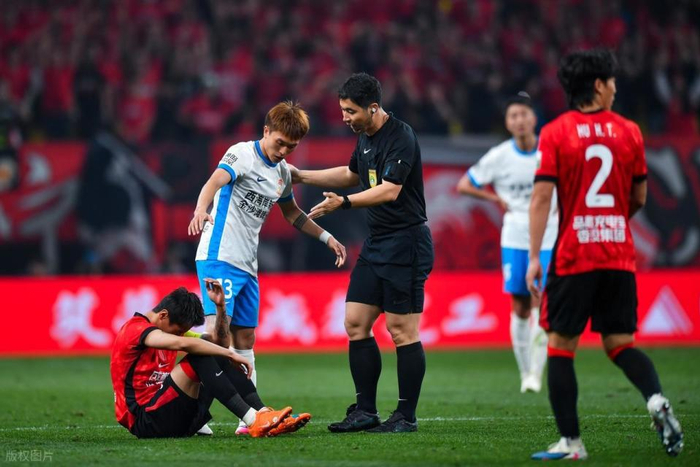 成都蓉城领跑中超积分榜 其他传统强队深陷负分