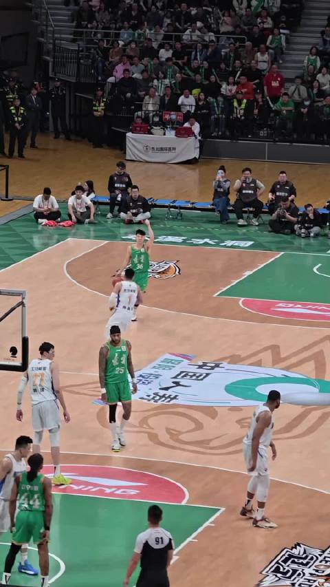 辽宁男篮主场力克北京队 乌戈末节换人成败关键