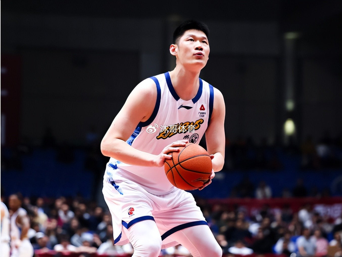 广厦客场力克广州终结两连败 阿联27+9助球队逆转