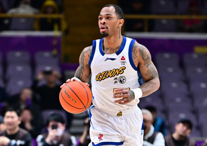 广厦客场力克广州终结两连败 阿联27+9助球队逆转